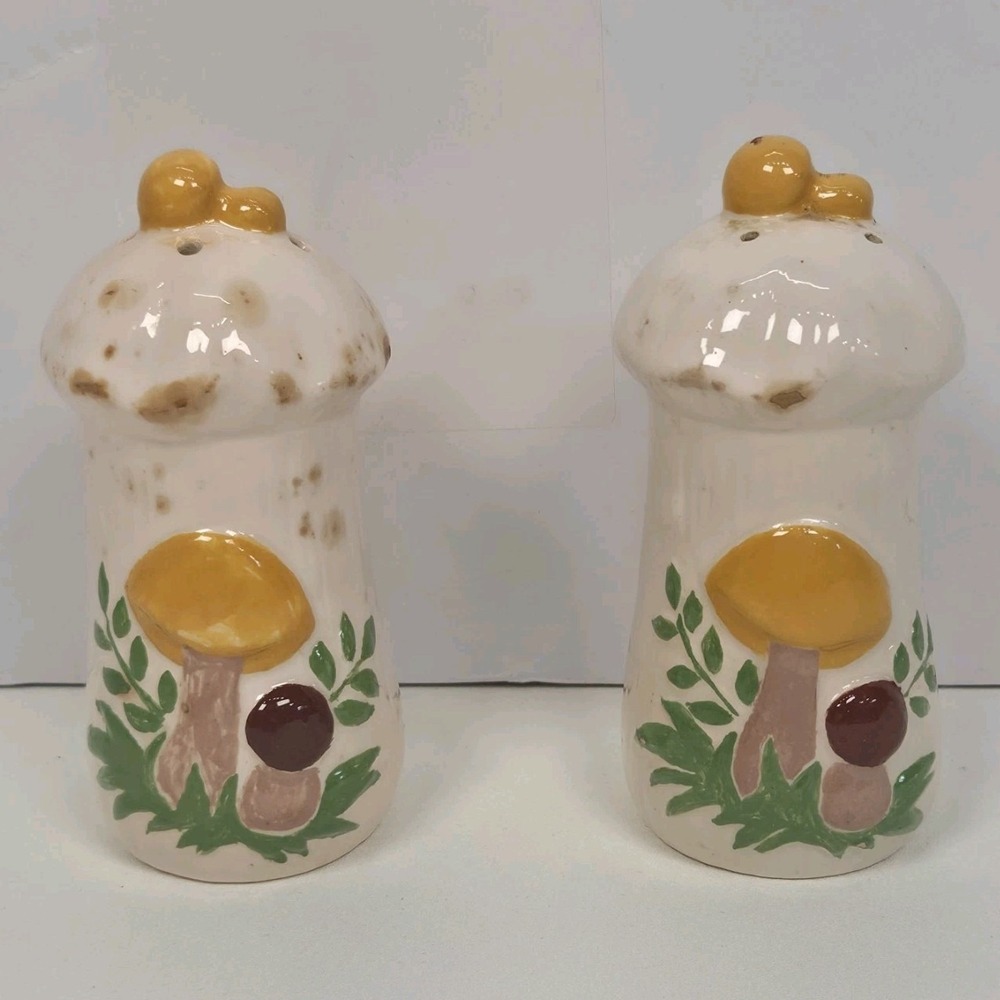 Vintage Mushroom Salt And Pepper Shakers 1974 4.5" Tall Marked ELF